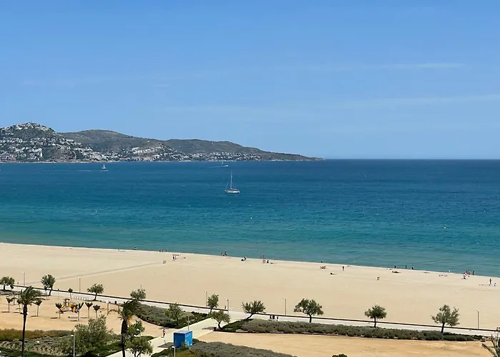 Seafront With Air Conditioner Empuriabrava